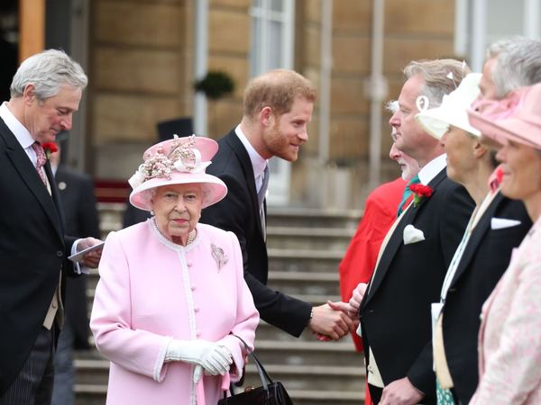 Royal style & gossip: down with fleeces and double-breasted suits!