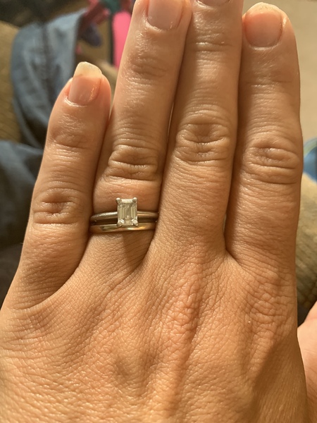 Please show me your wedding rings