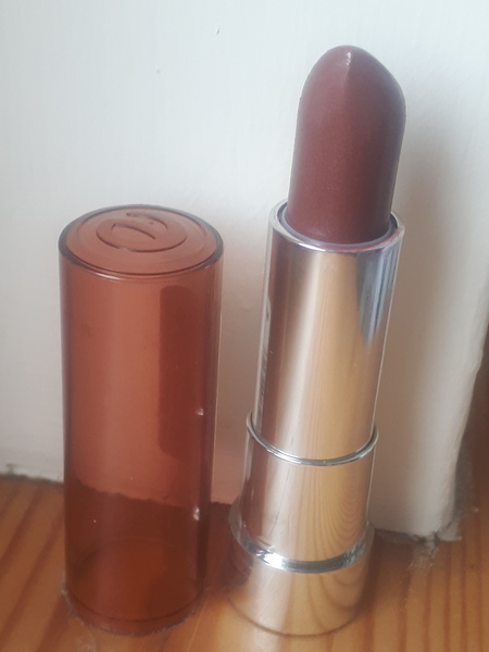 Can you help me find a cool toned lipstick please? The search is driving me up the wall
