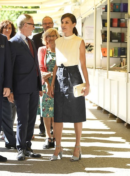 Royal style & gossip: down with fleeces and double-breasted suits!
