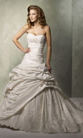 Would you choose the same wedding dress again?