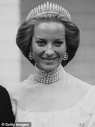 Royal style & gossip: summer is coming, tiaras better be too!