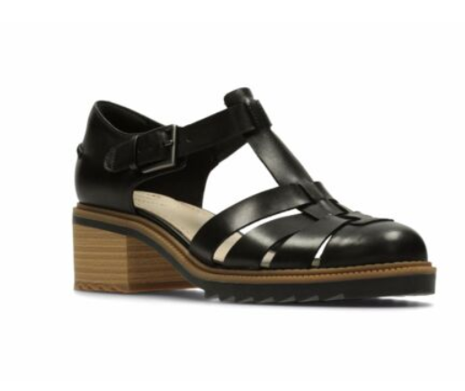 You're all going to hate these sandals: would you kindly help me find them please?