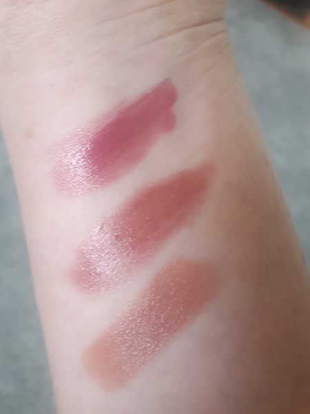 Can you help me find a cool toned lipstick please? The search is driving me up the wall