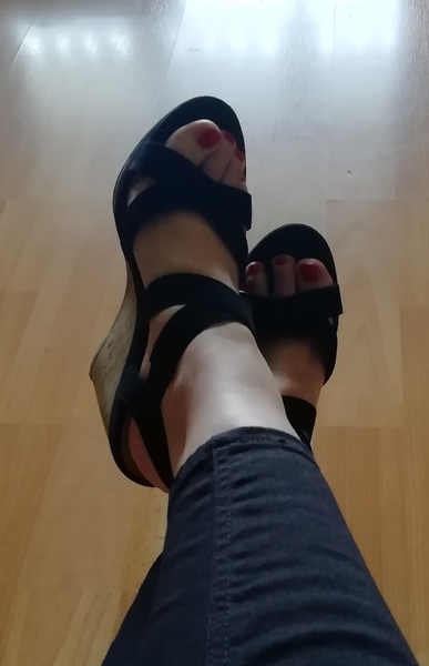 What's everyone wearing on their feet at the moment?