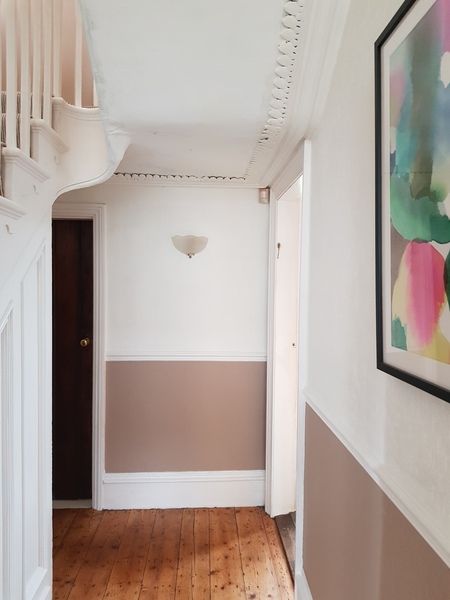 Light shade that attaches to the wall please?