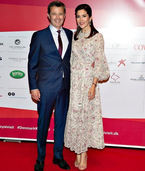 Royal style & gossip: down with fleeces and double-breasted suits!