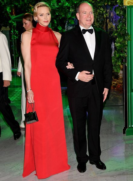 Royal style & gossip: down with fleeces and double-breasted suits!