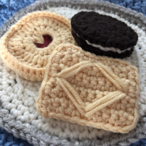 Woolly Hugs. We need your help. We are making a blanket for the family of the wonderful Oldsilver.