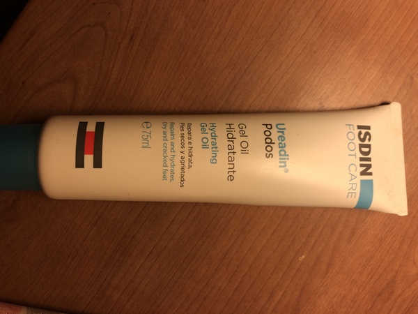 Foot creams for cracked heels