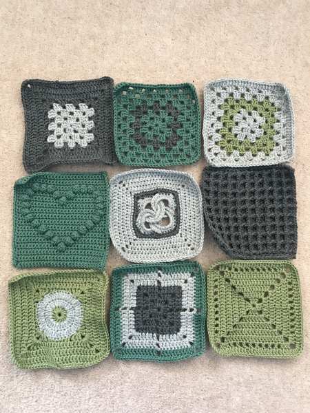 Woolly Hugs. We need your help. We are making a blanket for the family of the wonderful Oldsilver.