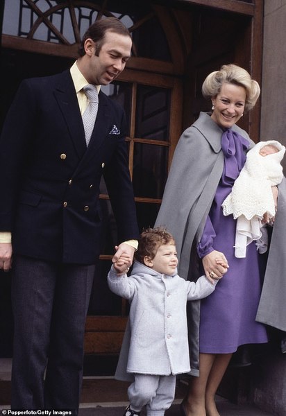 Royal style & gossip: summer is coming, tiaras better be too!
