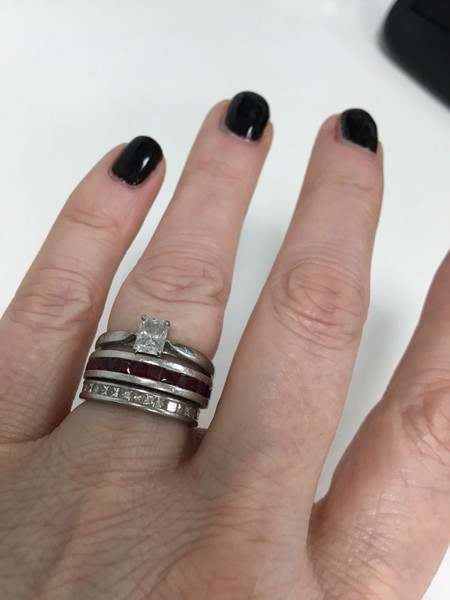 Please show me your wedding rings