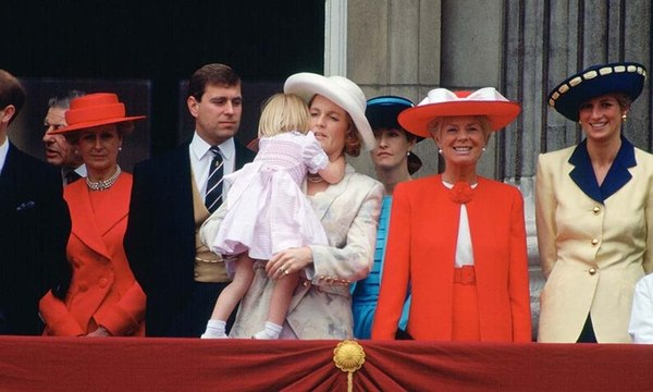 Royal style & gossip: summer is coming, tiaras better be too!