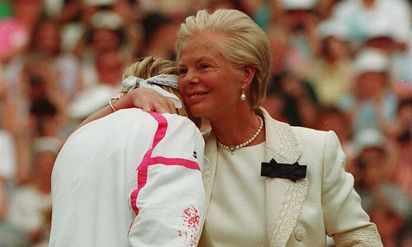 Royal style & gossip: down with fleeces and double-breasted suits!