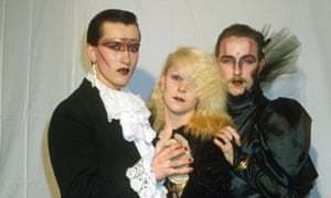 Les Parisiennes des Mamansnet: See life in pink, but do not wear it!