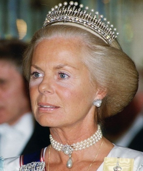 Royal style & gossip: summer is coming, tiaras better be too!
