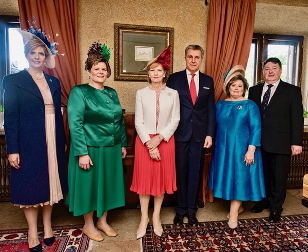 Royal style & gossip: summer is coming, tiaras better be too!