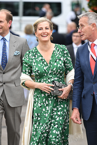 Royal style & gossip: summer is coming, tiaras better be too!