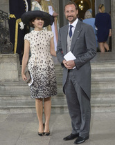 Royal style & gossip: down with fleeces and double-breasted suits!