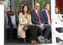 Royal style & gossip: down with fleeces and double-breasted suits!
