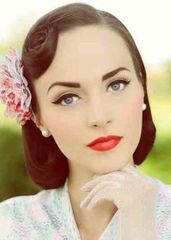 Women who don’t wear makeup, what do you honestly think about women who do?