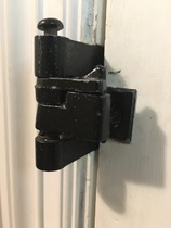 How to operate this latch? Night time in new Airbnb and can’t lock door!