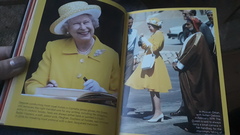 Royal style & gossip: down with fleeces and double-breasted suits!
