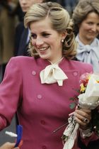 Royal style & gossip: summer is coming, tiaras better be too!