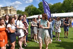 Royal style & gossip: down with fleeces and double-breasted suits!