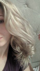 Hair dying. Dark to blonde, roots problem.