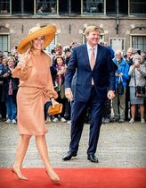 Royal style & gossip: summer is coming, tiaras better be too!