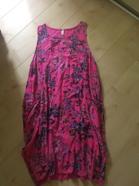 Casual comfortable summer dresses (for holidays / travelling)