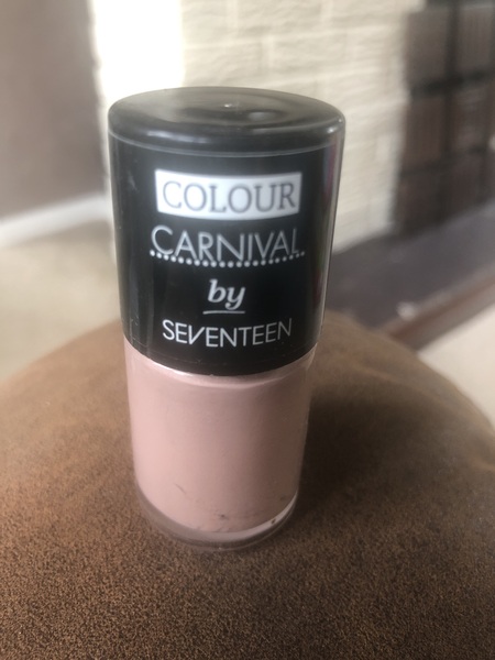 Beige nail varnish