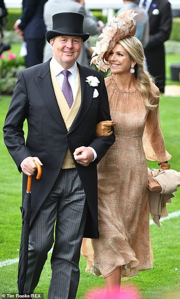 Royal style & gossip: the gowns and glamour of the Garter
