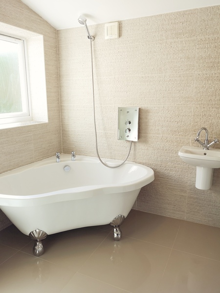 To want a swanky freestanding bath?