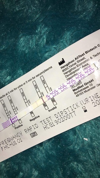 Is dd pregnant miscarrying?