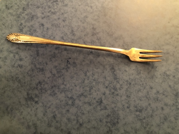 Whether to buy dessert forks!