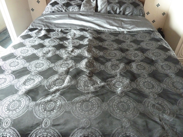 What bedding do you have on your bed atm?