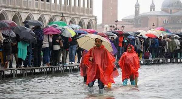 I'm scared about taking my mum to Venice