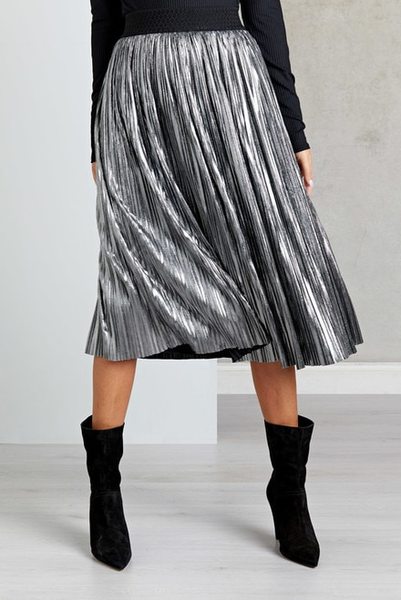 Advice on matching shoes with outfit!