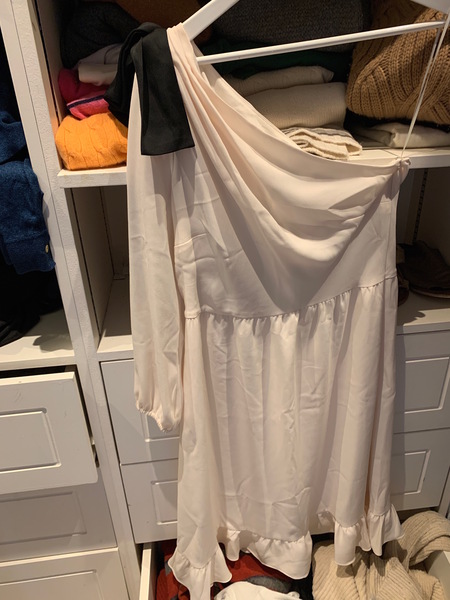 Summer English Wedding - can I wear ivory with a black bow?  Help.