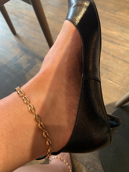 Ankle chain shoes