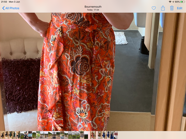 Can someone find me a bag to go with this dress?