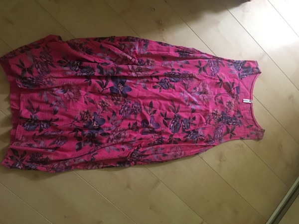 Casual comfortable summer dresses (for holidays / travelling)