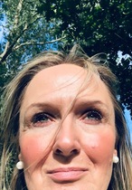 Has anyone else found makeup 'ages' them as they get older?