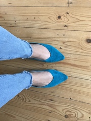 Same item in multiple colours?