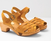 Anyone else a bit obsessed with clogs right now?