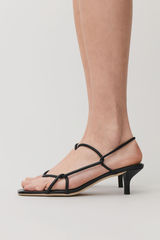 Les Parisiennes des Mamansnet: See life in pink, but do not wear it!