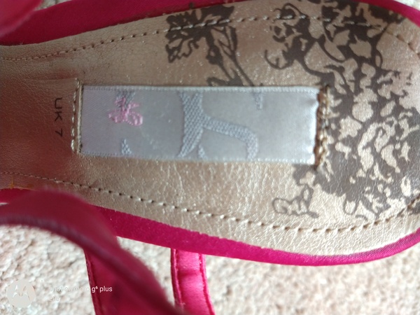 Anyone know what brand these are?